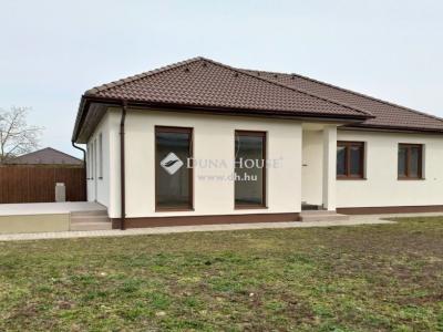 Eladó családi ház - 5600 Békéscsaba