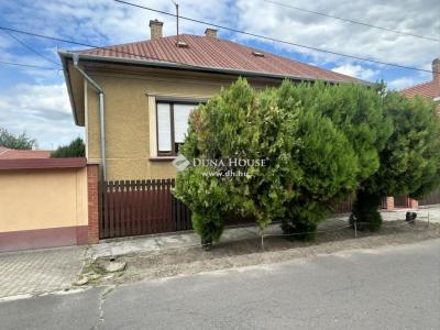 Eladó családi ház - 2700 Cegléd