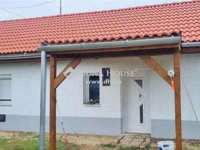 Eladó családi ház - 2764 Tápióbicske