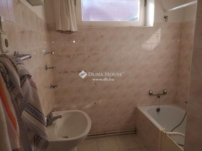 Eladó családi ház - 2200 Monor