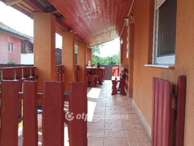 Eladó családi ház - 4090 Polgár