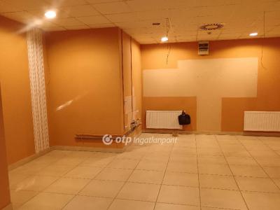 Kiadó irodahelység irodaházban - 6723 Szeged
