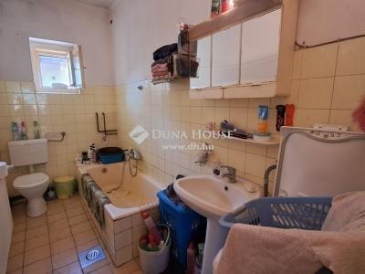Eladó családi ház - 2220 Vecsés