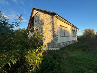 Eladó családi ház - 3841 Aszaló