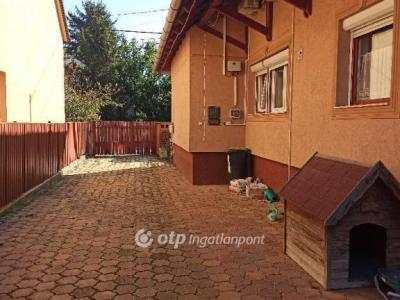 Eladó családi ház - 2440 Százhalombatta