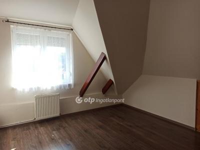Eladó családi ház - 2440 Százhalombatta