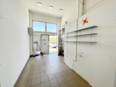 Kiadó utcai bejáratú üzlethelység - 7030 Paks