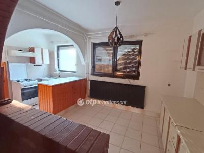 Eladó családi ház - 5430 Tiszaföldvár