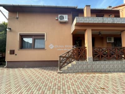 Eladó családi ház - 2220 Vecsés