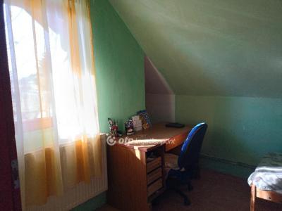 Eladó családi ház - 2243 Kóka