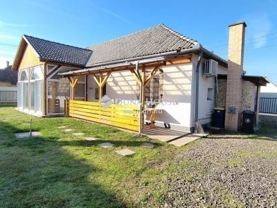 Eladó családi ház - 2251 Tápiószecső