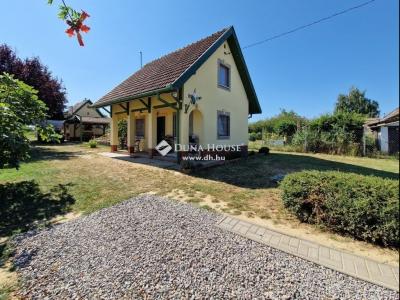 Eladó családi ház - 7741 Nagykozár