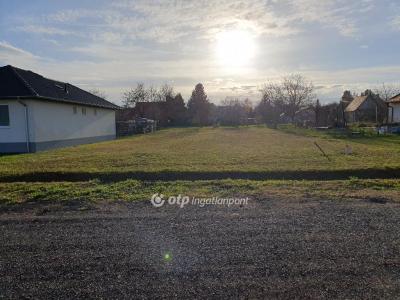 Eladó lakóövezeti telek - 9084 Győrság, Nyírfa utca