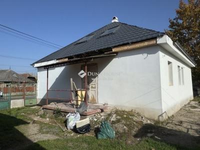 Eladó családi ház - 2200 Monor