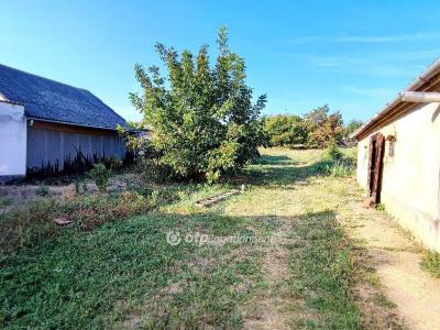 Eladó családi ház - 9012 Győr