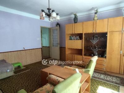 Eladó családi ház - 6640 Csongrád