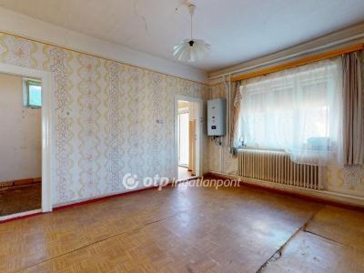 Eladó családi ház - 4090 Polgár