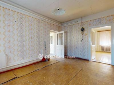 Eladó családi ház - 4090 Polgár