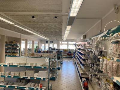 Eladó utcai bejáratú üzlethelység - 4029 Debrecen