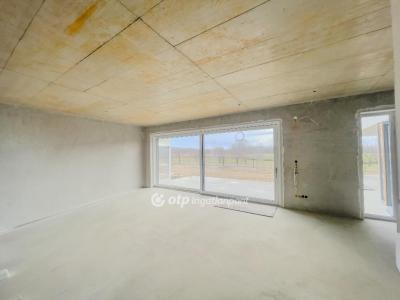 Eladó családi ház - 9171 Győrújfalu
