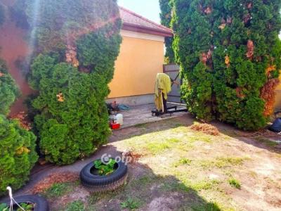 Eladó családi ház - 2700 Cegléd