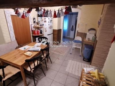 Eladó családi ház - 2200 Monor