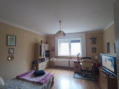 Eladó családi ház - 2760 Nagykáta