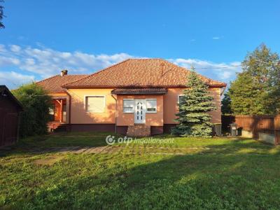 Eladó családi ház - 5051 Zagyvarékas, Egység utca