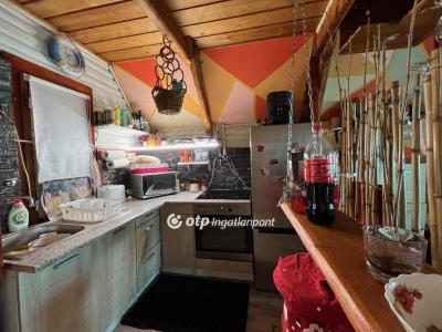 Eladó családi ház - 2252 Tóalmás