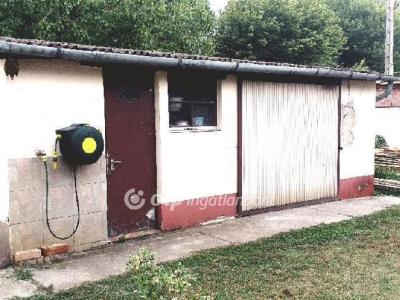 Eladó családi ház - 6035 Ballószög