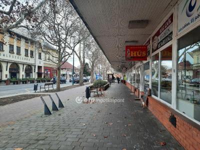 Eladó utcai bejáratú üzlethelység - 5700 Gyula