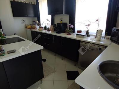 Eladó családi ház - 8200 Veszprém