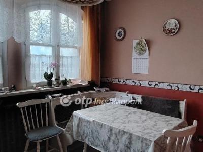 Eladó családi ház - 6600 Szentes