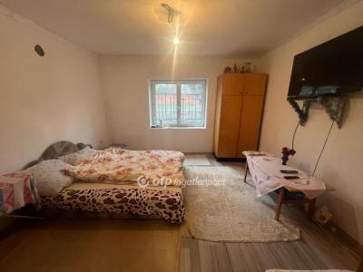 Eladó családi ház - 2700 Cegléd