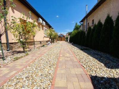 Eladó családi ház - 2200 Monor