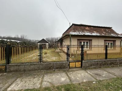 Eladó családi ház - 2721 Pilis, Vasvári Pál utca