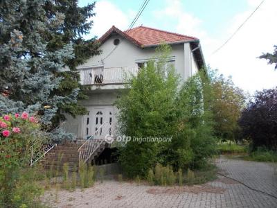 Eladó családi ház - 8000 Székesfehérvár, Őrhalom utca