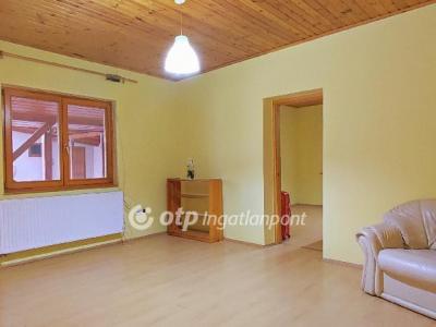 Eladó családi ház - 6050 Lajosmizse