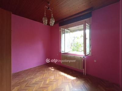 Eladó családi ház - 5126 Jászfényszaru