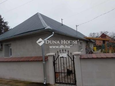 Eladó családi ház - 2766 Tápiószele