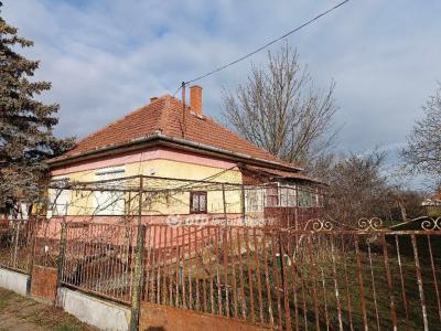 Eladó családi ház - 4138 Komádi