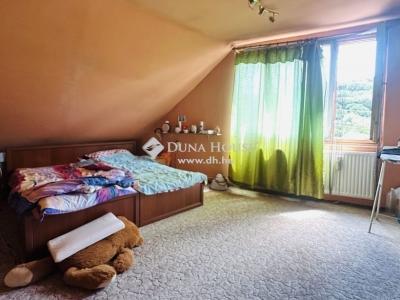 Eladó családi ház - 2517 Kesztölc