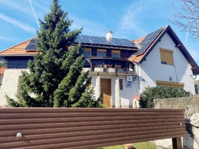 Eladó családi ház - 2481 Velence