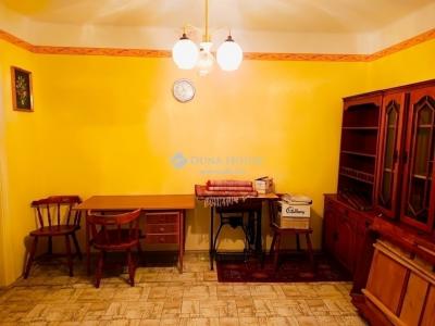 Eladó családi ház - 2711 Tápiószentmárton