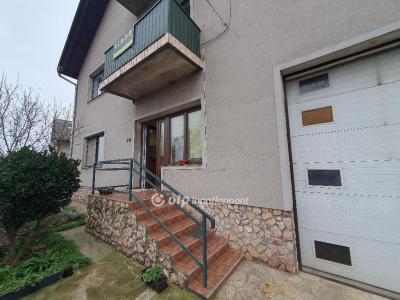 Eladó családi ház - 3849 Forró