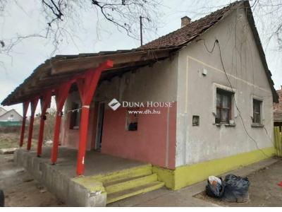 Eladó családi ház - 2760 Nagykáta