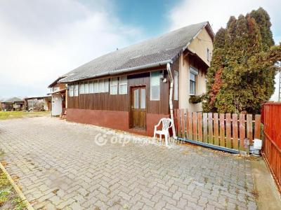 Eladó családi ház - 3458 Tiszakeszi, Kossuth utca