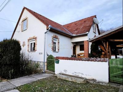 Eladó családi ház - 7735 Erdősmárok