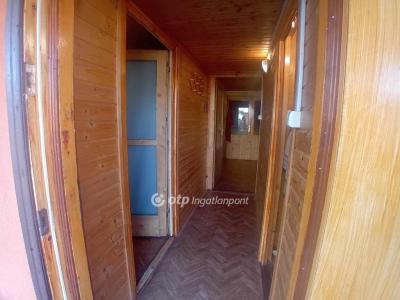 Eladó nyaraló - 2252 Tóalmás, Nyár utca