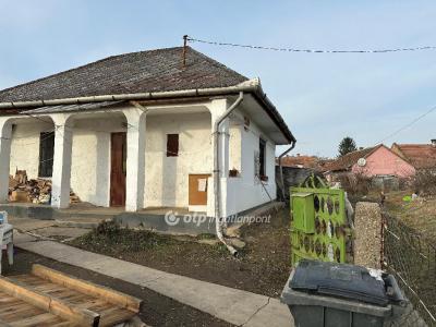 Eladó családi ház - 3800 Szikszó, Dolhai utca 